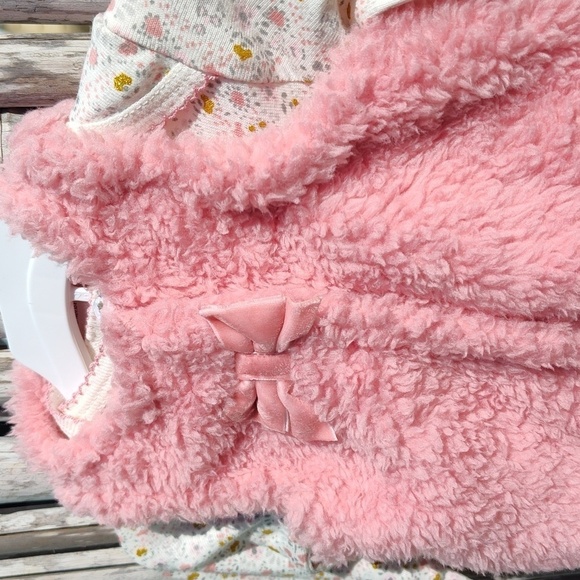 NWT Carter's infant baby faux fur 3 piece set and onsie 3 months - Picture 2 of 8